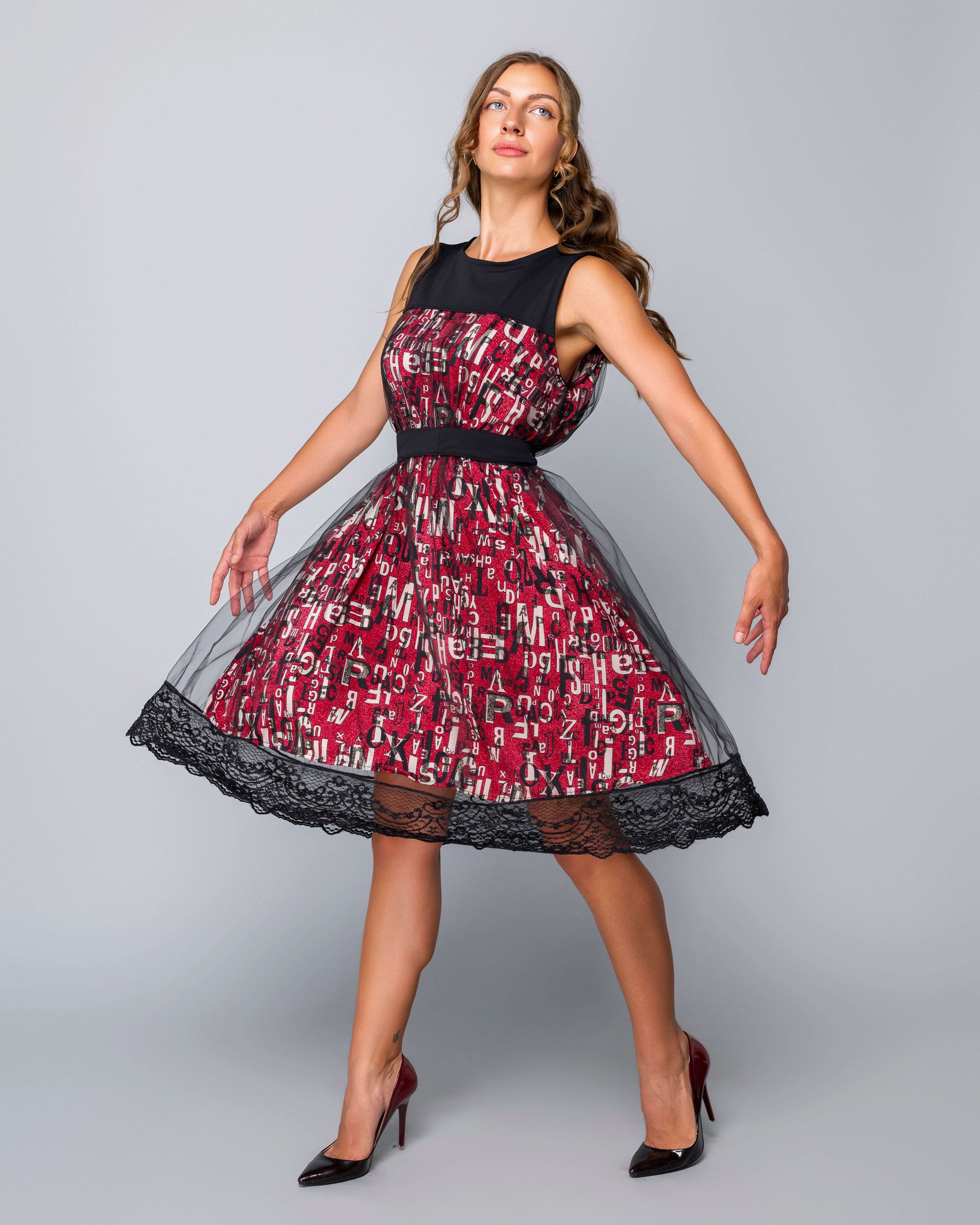 Рокля "Empress Shadow Red"