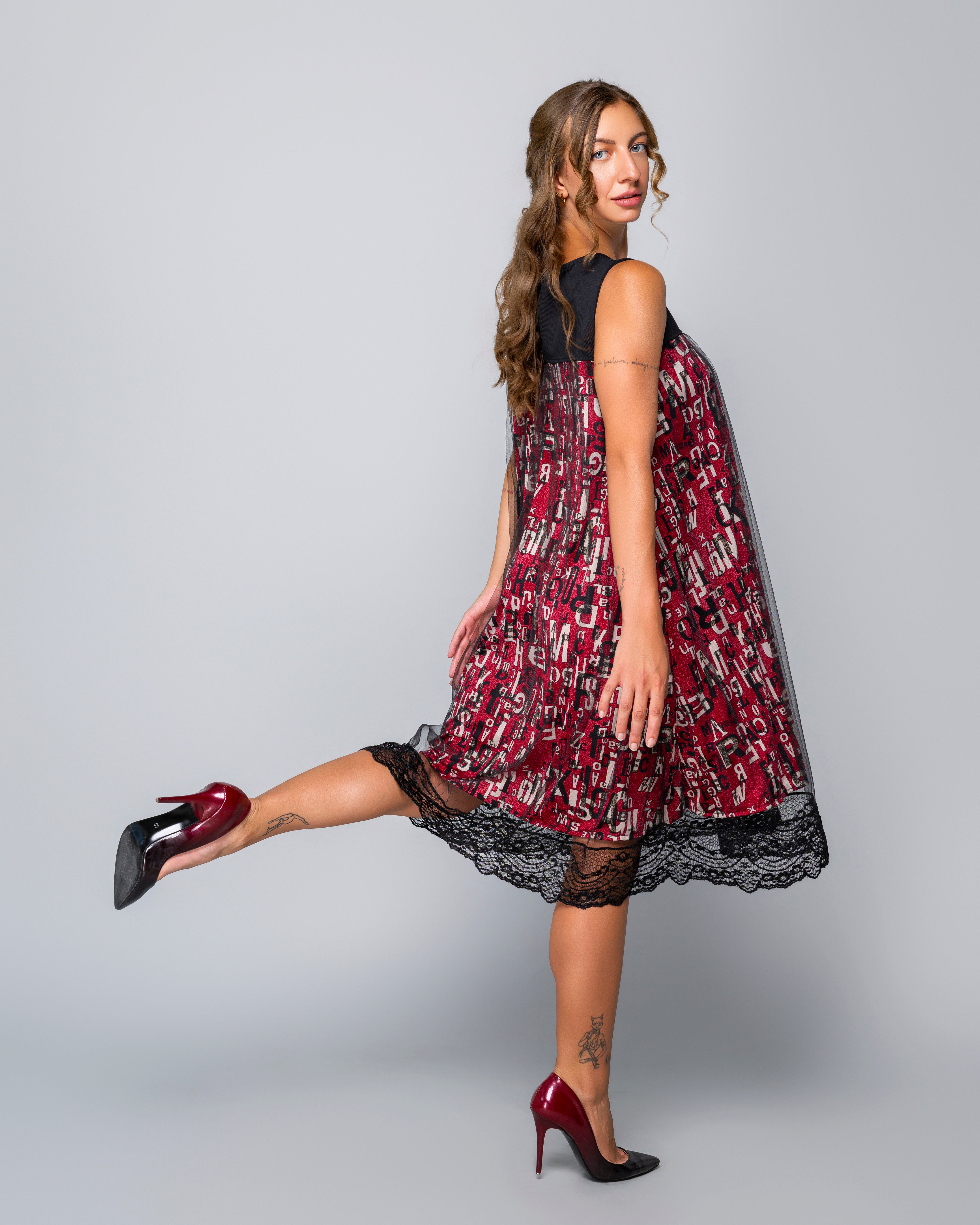 Рокля "Empress Shadow Red"